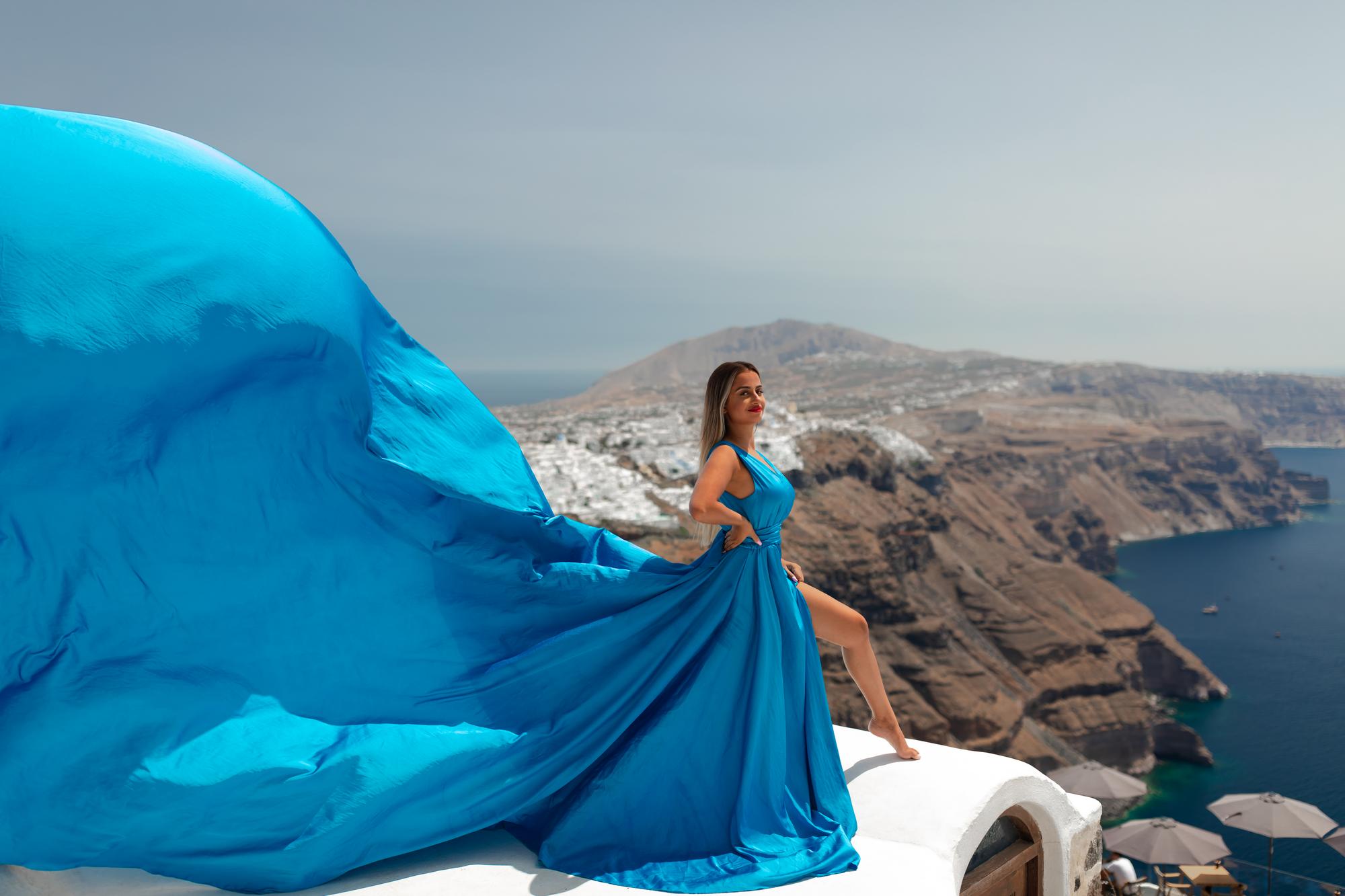 2000-santorinilion-28b6454e4a59b3e128d4d47f8985e456